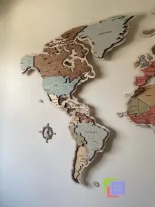 Карта мира новая из дерева в наличии