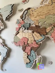 Карта мира новая из дерева в наличии фото №6