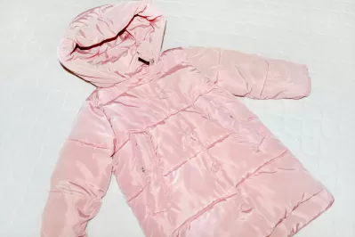 Светло-розовая курточка-пальто на осень/зиму