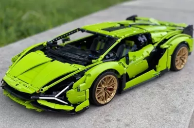 Конструктор  Lamborghini на пульте управления фото №2