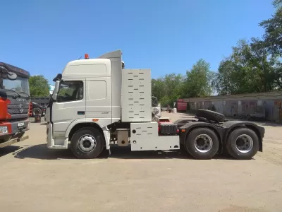 Газовый седельный тягач DAYUN TRUCK, CNG, 6х4 под перевозку опасных грузов