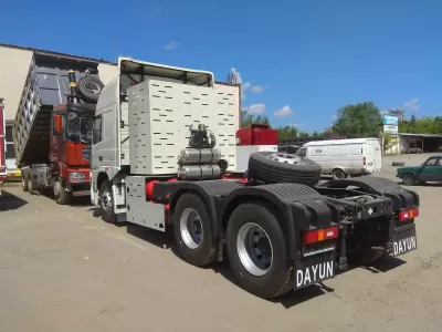 Газовый седельный тягач DAYUN TRUCK, CNG, 6х4 под перевозку опасных грузов фото №3