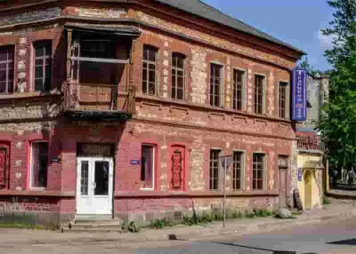 Сдается оригинальное помещение кафе клуба Троицкий мост 325 кв.м. в центре Пскова