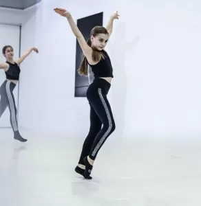 Contemporary Dance - танцы для девочек 6 - 12 лет фото №3
