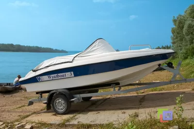 Купить лодку (катер) Wyatboat-3 с рундуками