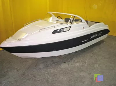 Купить лодку (катер) Neman-550 с каютой